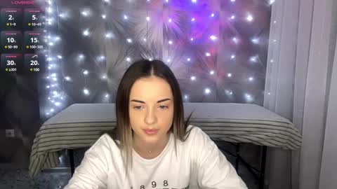 Snapshot of helen_bronce chatting on December 4, 2024, 9:18 am Alice DollySmile and Avelina online show from December 4, 2024, 9:18 am