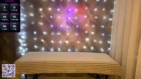 Snapshot of helen_bronce chatting on December 10, 2024, 4:17 pm Alice DollySmile and Avelina online show from December 10, 2024, 4:17 pm