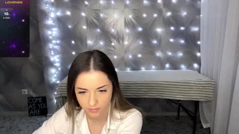 Snapshot of helen_bronce chatting on December 30, 2024, 11:15 am Alice DollySmile and Avelina online show from December 30, 2024, 11:15 am