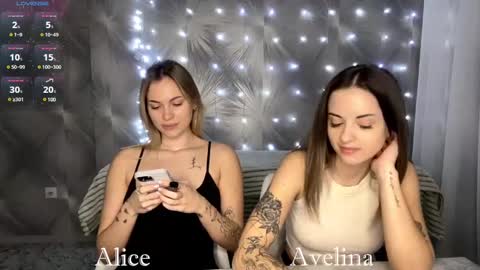 Snapshot of helen_bronce chatting on January 10, 2025, 3:27 pm Alice DollySmile and Avelina online show from January 10, 2025, 3:27 pm