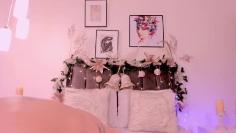 Helen  online show from December 4, 2024, 1:20 pm