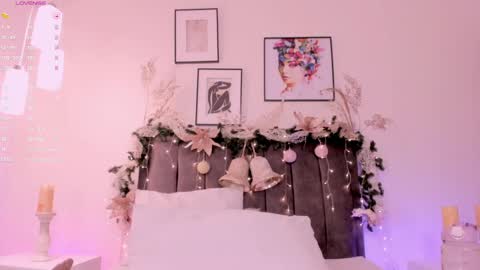 Helen  online show from December 5, 2024, 4:44 pm