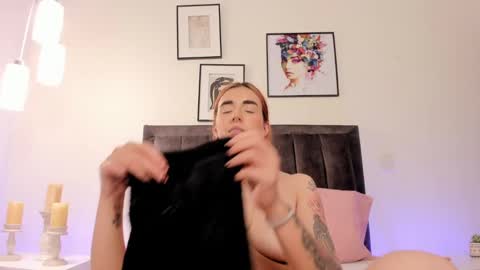 Helen  online show from March 12, 2025, 1:40 pm