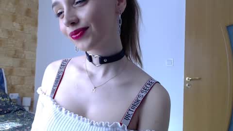 helen_quinn online show from February 25, 2025, 9:42 am