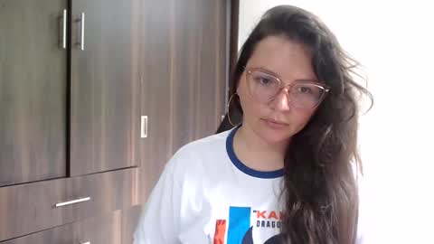 helena online show from October 8, 2025, 3:42 pm