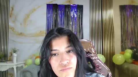 helena1_s online show from November 1, 2025, 8:11 pm