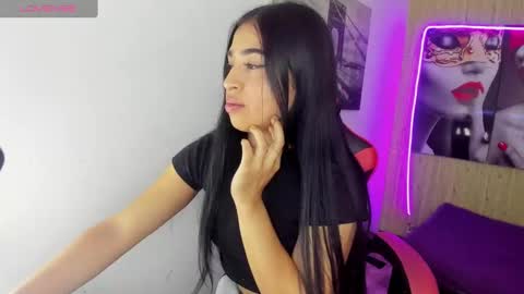 Snapshot of helena_weller chatting on September 12, 2025, 11:48 pm helena online show from September 12, 2025, 11:48 pm