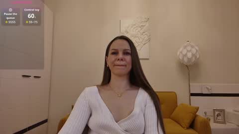 Snapshot of helenbenit chatting on May 13, 2026, 7:55 pm Helen online show from May 13, 2026, 7:55 pm