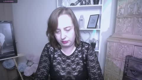 Helen online show from November 4, 2025, 8:02 am