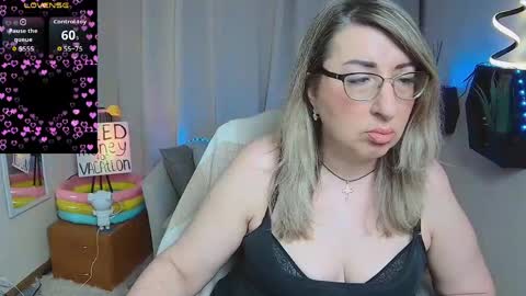 helenenigma online show from May 28, 2026, 6:38 pm