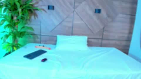  Helen  online show from September 8, 2025, 7:57 pm