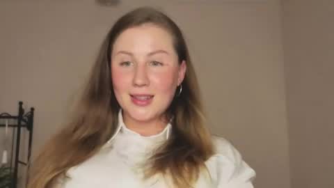 Snapshot of helens_lov chatting on June 10, 2026, 2:45 am Helen online show from June 10, 2026, 2:45 am