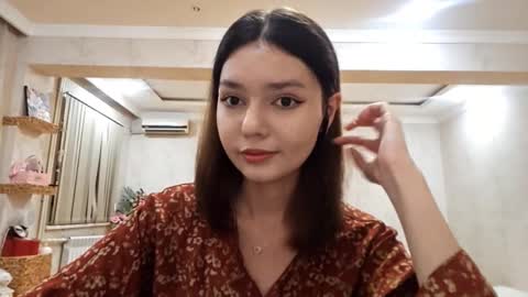 Alice online show from September 25, 2025, 5:49 pm