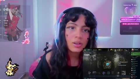 Helia Transfem and Amy online show from February 18, 2026, 4:03 pm