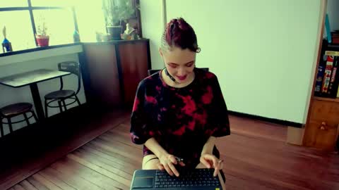 Heliconia online show from October 12, 2025, 5:56 pm