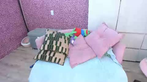 Laura online show from June 17, 2026, 4:26 am