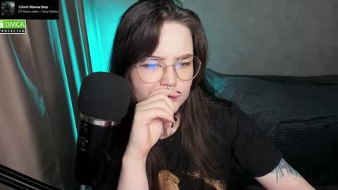 Red online show from February 1, 2025, 10:02 pm