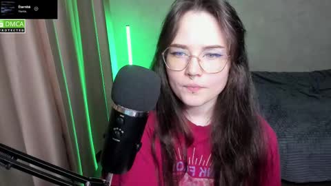 Red online show from March 6, 2025, 9:09 pm