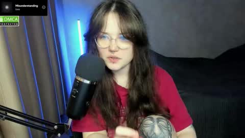 Red online show from September 25, 2025, 6:44 pm