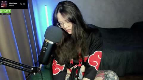 Red online show from September 26, 2025, 6:56 pm