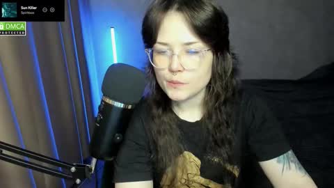 Red online show from October 11, 2025, 6:28 pm