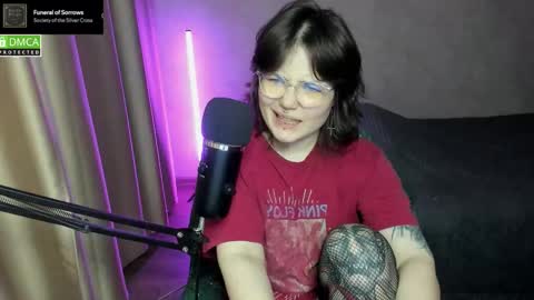 Red online show from October 25, 2025, 8:36 pm