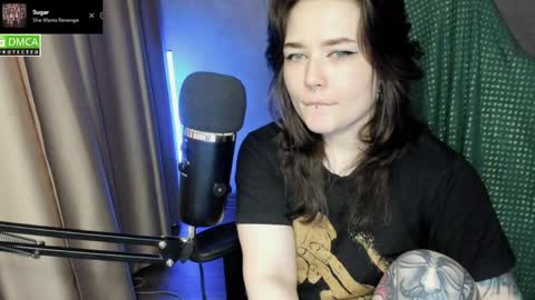 Red online show from April 8, 2026, 8:42 pm