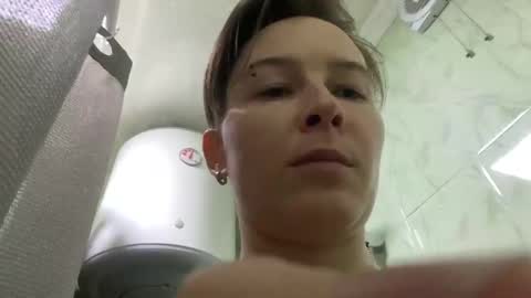 Snapshot of helldollz chatting on December 18, 2024, 2:49 pm HellDollz online show from December 18, 2024, 2:49 pm