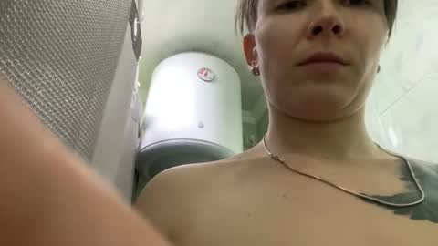 Snapshot of helldollz chatting on December 27, 2024, 3:26 pm HellDollz online show from December 27, 2024, 3:26 pm