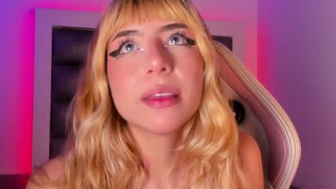 Snapshot of hellen__smith_ chatting on March 30, 2026, 8:43 pm hellen__smith_ online show from March 30, 2026, 8:43 pm