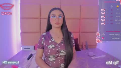 Snapshot of hellen__smith_ chatting on May 1, 2026, 10:03 pm hellen__smith_ online show from May 1, 2026, 10:03 pm
