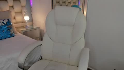 hellen_amazing online show from December 21, 2024, 10:51 pm