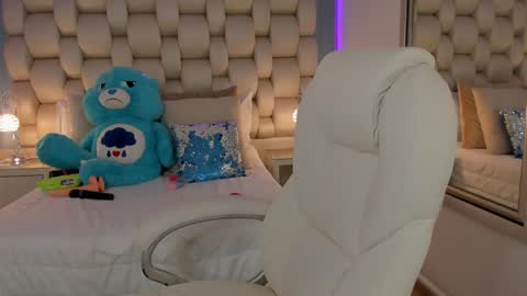 hellen_amazing online show from December 27, 2024, 6:35 am