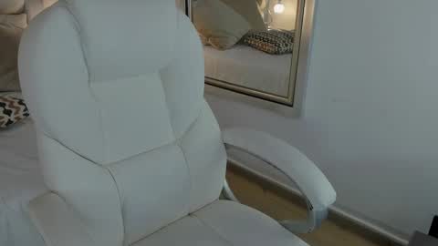 hellen_amazing online show from March 1, 2025, 6:35 am