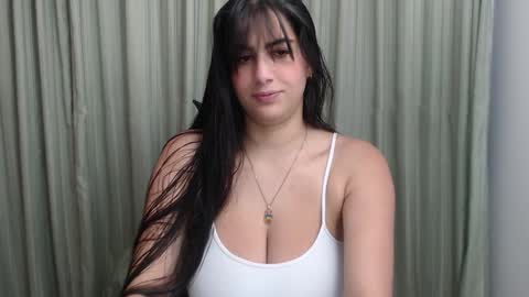 Snapshot of hellen_garcia chatting on December 12, 2024, 8:43 pm Hellen online show from December 12, 2024, 8:43 pm