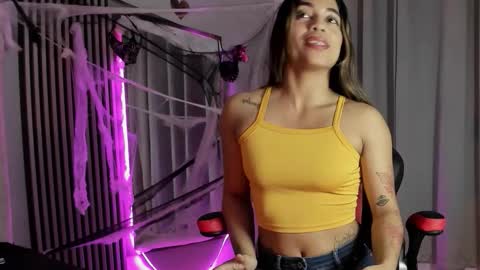 hellen_rice online show from November 3, 2025, 4:25 am