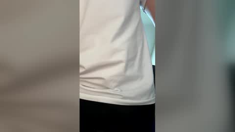 Snapshot of hellerc3po chatting on April 11, 2026, 1:54 am hellerc3po online show from April 11, 2026, 1:54 am