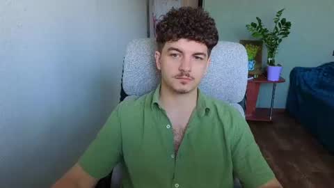 Snapshot of hellish_sugar chatting on June 8, 2026, 4:46 am Remy online show from June 8, 2026, 4:46 am