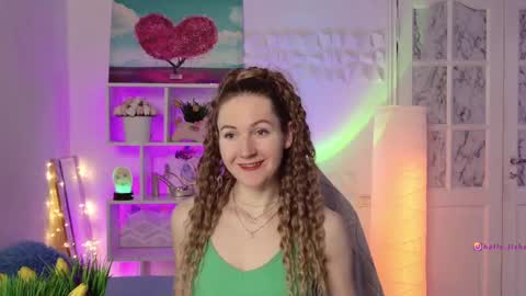 Alisia  Monday to Friday from 10 am to 4 pm GMT 2 online show from February 18, 2025, 8:05 am