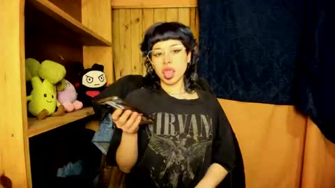 helokitkat online show from October 21, 2025, 1:17 am