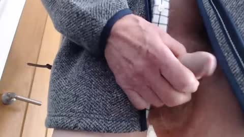 older cock online show from February 19, 2025, 10:56 am