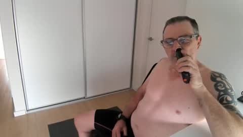 hempie1973 online show from November 28, 2025, 2:58 am