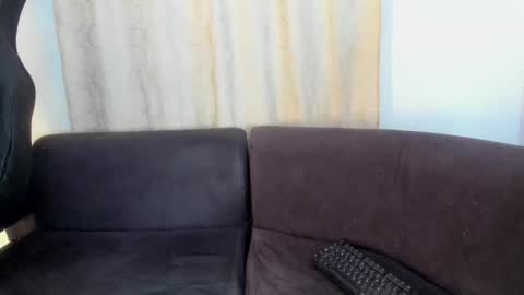 henrik_senn online show from October 17, 2025, 2:48 am