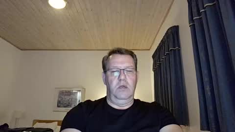 henrikrp1971 online show from December 12, 2024, 1:32 am