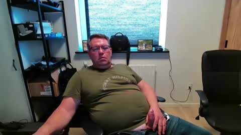 henrikrp1971 online show from April 23, 2026, 4:09 pm