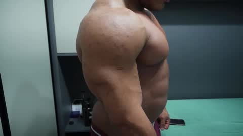 Henri online show from September 26, 2025, 12:47 am