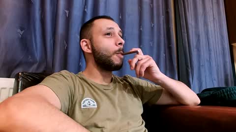 Snapshot of henryaxe chatting on January 1, 2025, 11:38 am HenryAxe online show from January 1, 2025, 11:38 am