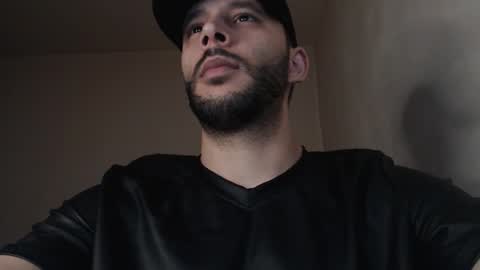 Snapshot of henryaxe chatting on September 25, 2025, 10:02 pm HenryAxe online show from September 25, 2025, 10:02 pm