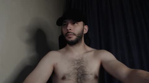 Snapshot of henryaxe chatting on September 27, 2025, 4:39 am HenryAxe online show from September 27, 2025, 4:39 am