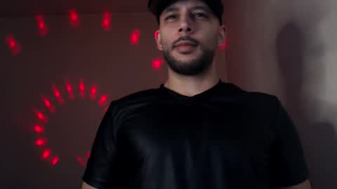 Snapshot of henryaxe chatting on November 1, 2025, 3:25 pm HenryAxe online show from November 1, 2025, 3:25 pm